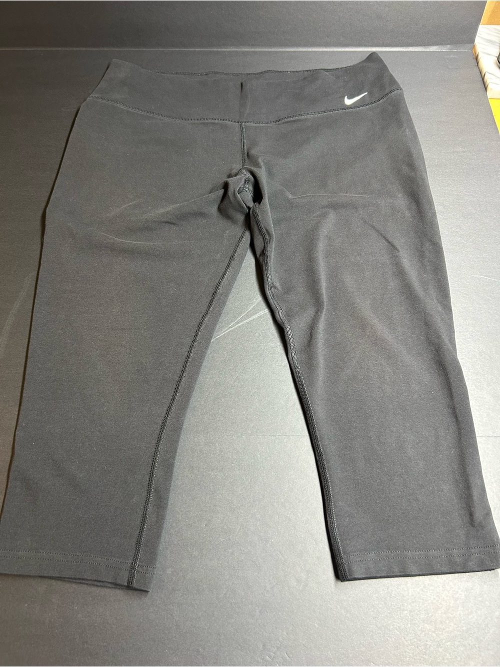 Nike Black Women’s Capri Leggings with White Swoosh, XL